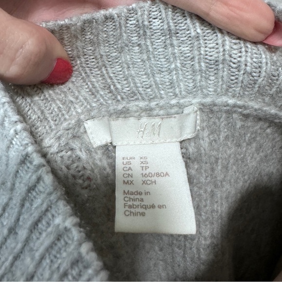 H&M Gray Mock Neck Ribbed Knit Sweater XS - Picture 4 of 4